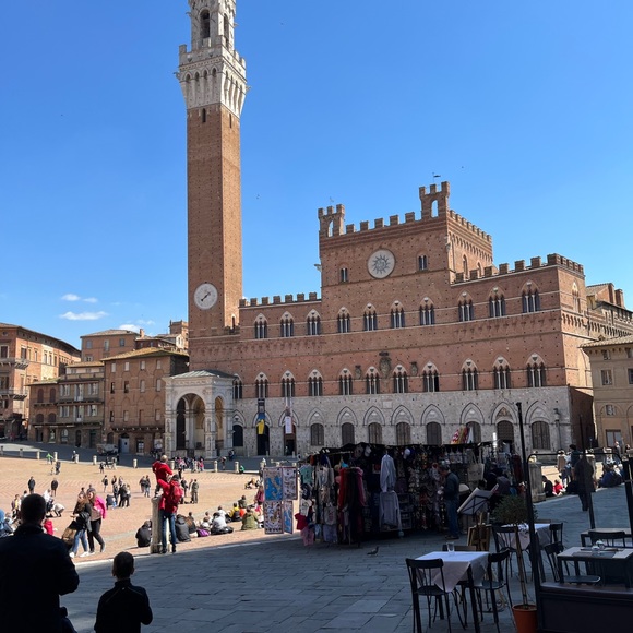 Meet your Posher, Sylvia - Picture 5 of 7